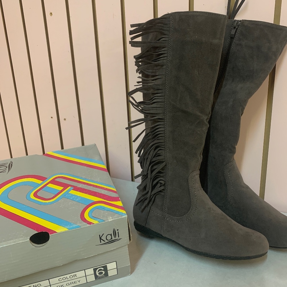 Long gray boot size 6